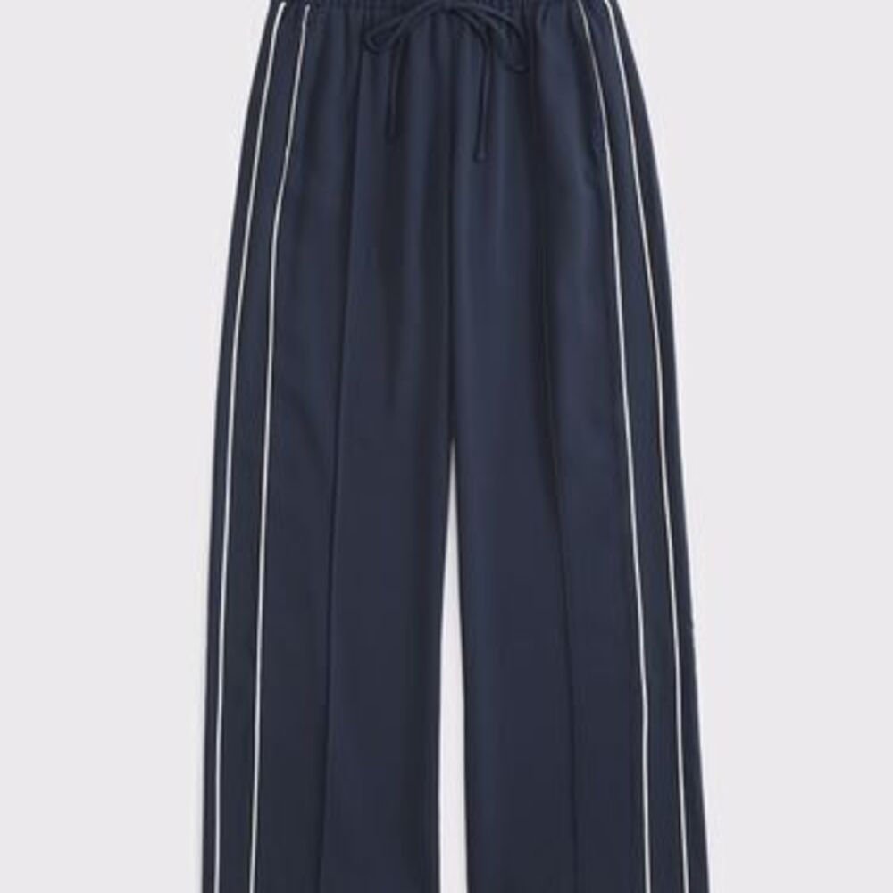 Abercrombie & Fitch Navy Wide-Leg Track Pants with White Stripe - Small, Short